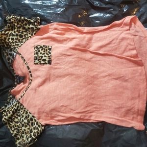 Coral and leppard print tee